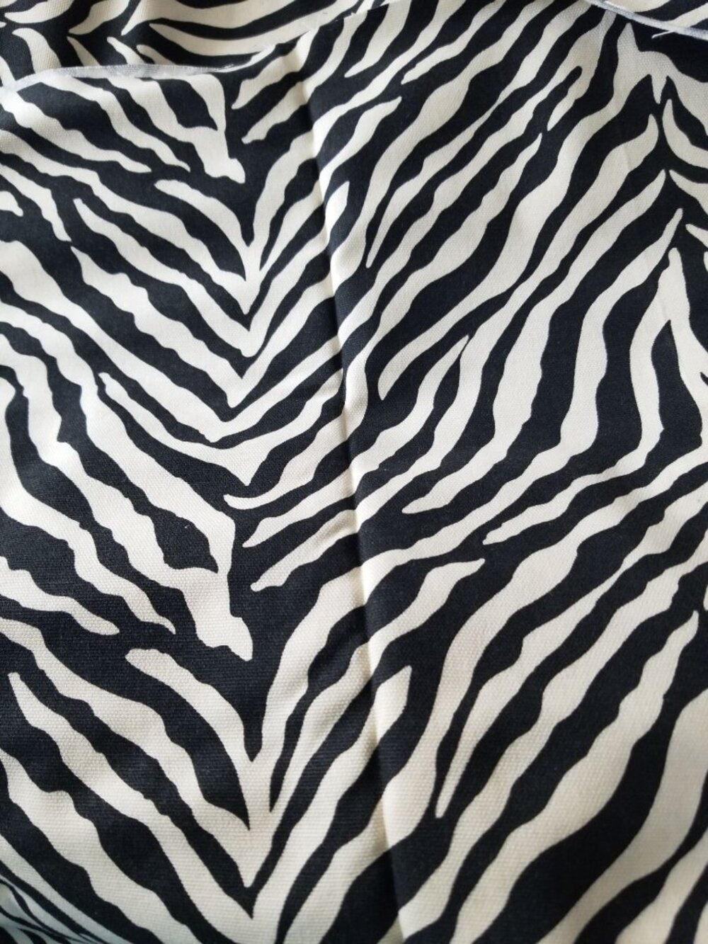 Material White & Black Zebra Fabric Heavy Cloth Cotton 36" x 36: 2 Pcs Craft Cl